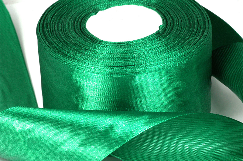 Подарочная лента зеленого цвета